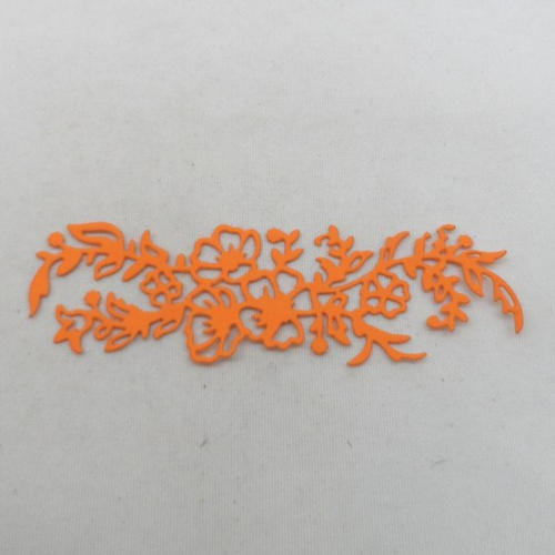 N°1346  d'une "frise" de  fleurs  en papier  orange  découpage fin