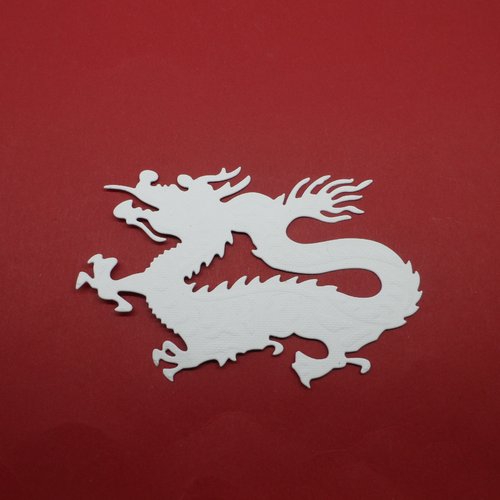 N°899  d'un dragon  en papier blanc   découpage  fin et gaufrage