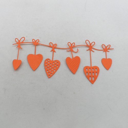 N°1333 d'une guirlande de 6 cœurs différents  en papier orange découpage