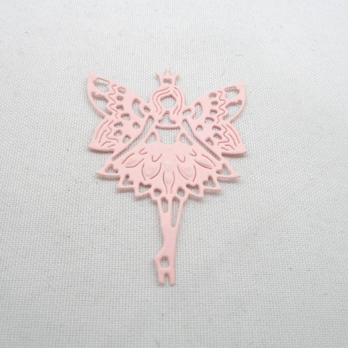 N°1361 une petite "fée papillon"  en papier rose  découpage fin