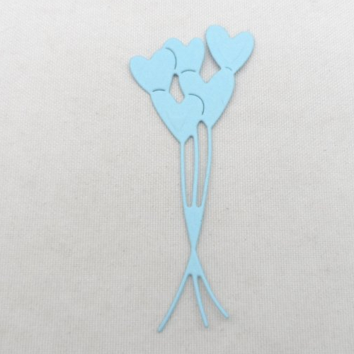 N°59 " bouquet de 5 cœurs"  en papier   bleu ciel   découpage  fin et gaufrage