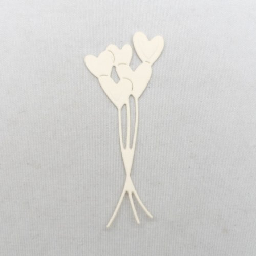 N°59 " bouquet de 5 cœurs"  en papier  ivoire  découpage  fin et gaufrage