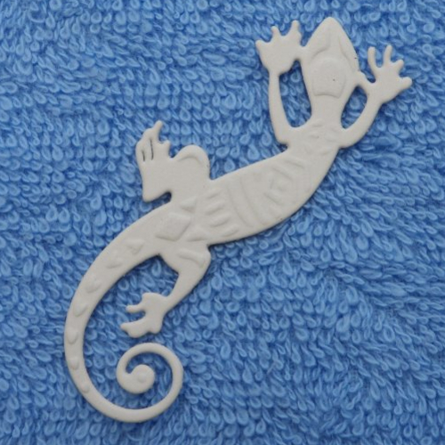 N°1356 jolie salamandre en papier ivoire  découpage et gaufrage