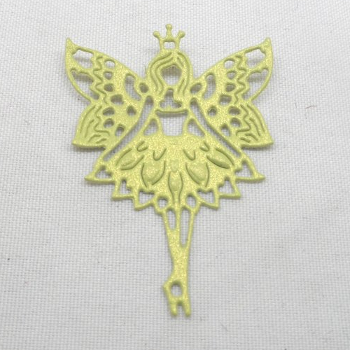 N°1361 une petite "fée papillon"  en papier  vert irisé  découpage fin