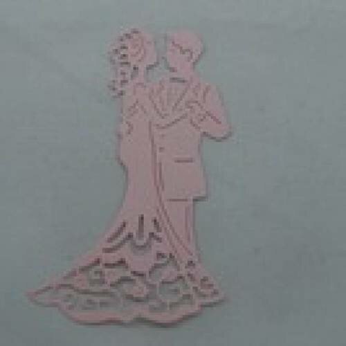 N°21  d'un couple thème mariage  en papier rose    découpage fin