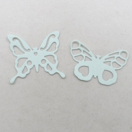 N°1246 lot de 2  papillons différents en papier  découpage fin