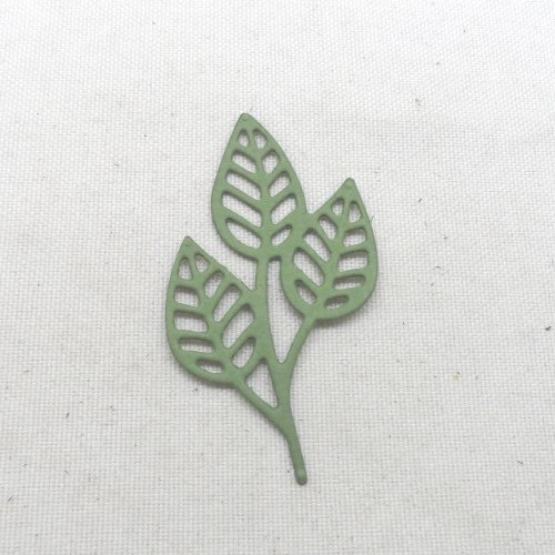 N°1414  branche  de trois feuilles évidées végétation feuillage évidé en papier    découpage fin