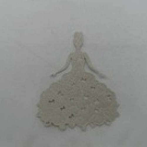 N°22  d'une belle robe en papier tapisserie  lin brillant  "aux papillons"  découpage fin et gaufrage