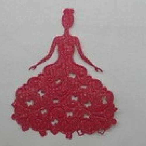 N°22  d'une belle robe en papier tapisserie  rouge framboise à paillette "aux papillons"  découpage fin et gaufrage
