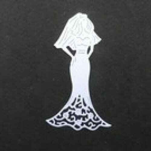 N°23  d'une femme en robe de mariée en papier blanc  découpage fin