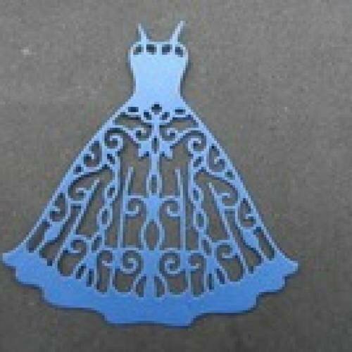 N°26 d'une petite robe à bretelle en papier bleu marine  découpage fin
