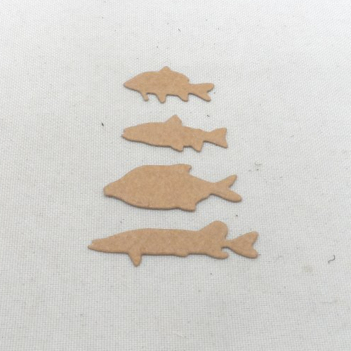 N°495  lot  de 4 petits poissons différents   en papier marron découpage fin et gaufrage