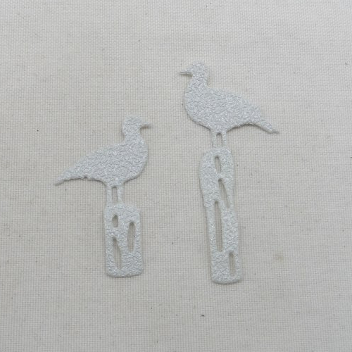 N°920  lot de deux mouettes sur des piquets  en papier tapisserie  gris  découpage