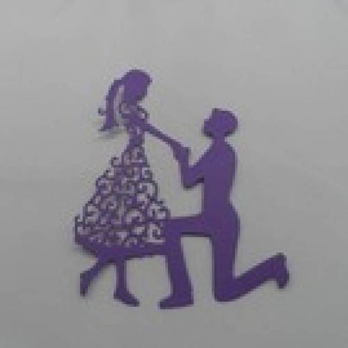 N°27 d'un couple en papier  violet  a demande en mariage découpage fin