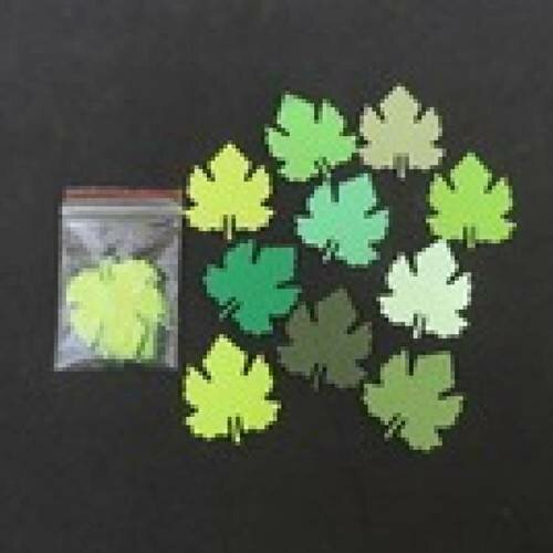 N°34 lot de dix petites feuilles  en papier aux couleurs vertes