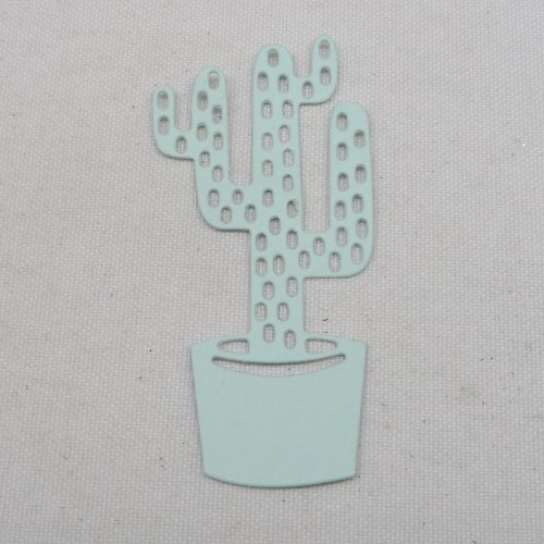 N°482 b d'un cactus en papier vert  a découpage fin