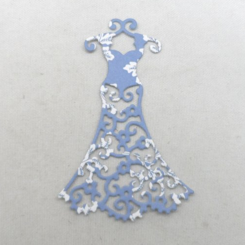 N°137 petite robe sur cintre  en papier  fond bleu gris à fleurs feuilles blanches découpage fin