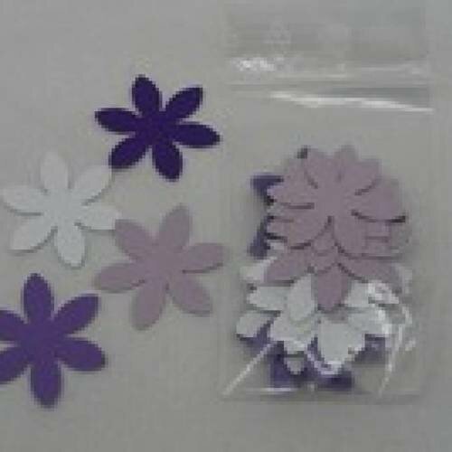 N°40 lot de 25 petites fleurs en papier "camaïeu" de  violet et blanc  embellissement découpe