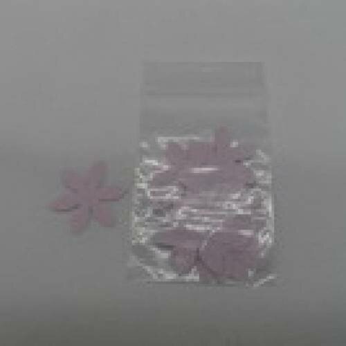 N°40 lot de 25 petites fleurs en papier  violet pale  embellissement découpe