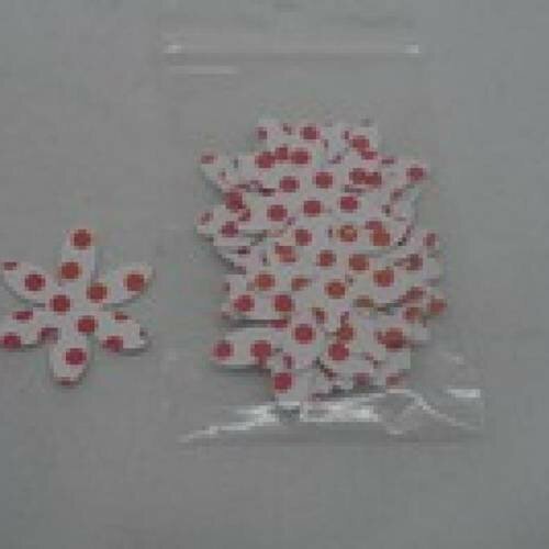 N°40 lot de 25 petites fleurs en papier  fond blanc à pois rouge  embellissement découpe
