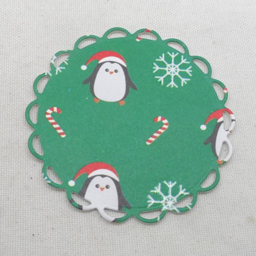 1014  jolie cercle festonné  en papier  thème de noël  avec pingouin canne neige blanc pailleté pour décorer  vos cartes