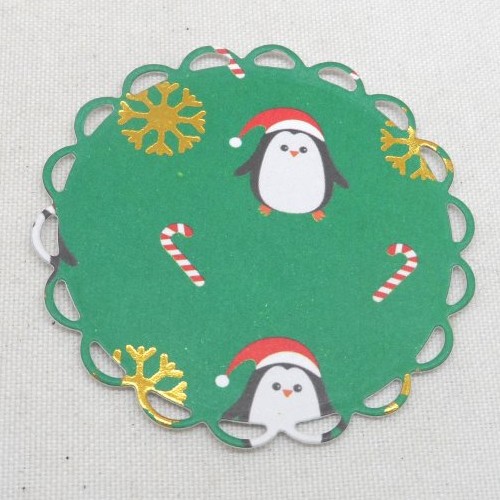 1014  jolie cercle festonné  en papier  thème de noël avec pingouin canne neige doré pour décorer  vos cartes