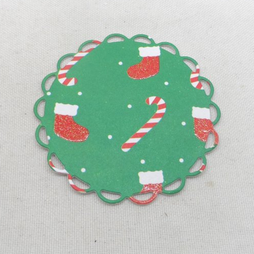 1014  jolie cercle festonné  en papier  thème de noël  avec botte rouge pailleté pour décorer  vos cartes