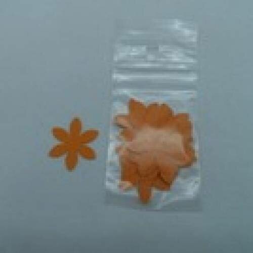N°40 lot de 25 petites fleurs en papier  orange  embellissement découpe
