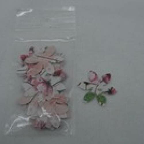 N°40 lot de 25 petites fleurs en papier  fond rose  à motif rose et vert  et paillettes   embellissement découpe