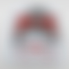 N°1457 bis  "sticker"  tête de femme chignon foulard lunette en vinyle rouge  découpage