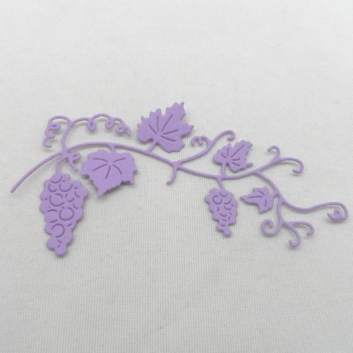 N°887   des  grappes de raisin  avec feuilles et vrilles en papier   violet clair  découpage fin