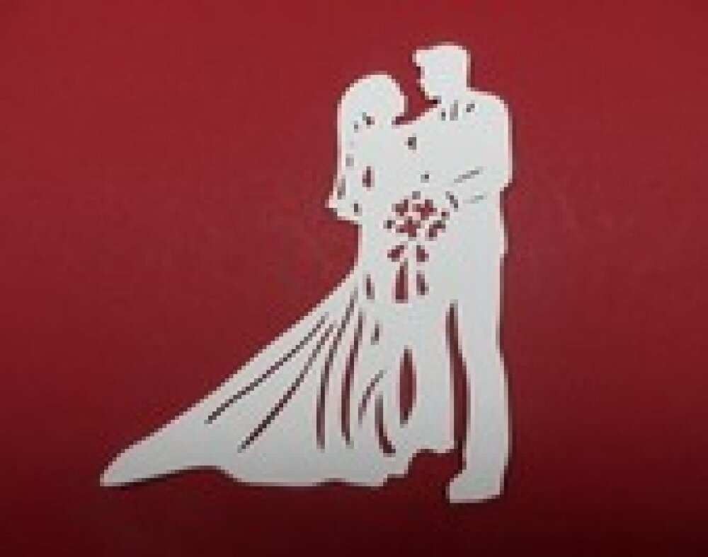 N 56 d un couple en habit de mariage en papier blanc d coupage