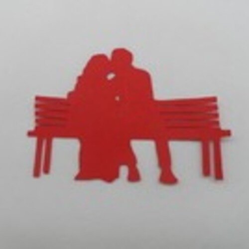 N°58 d'un couple d'amoureux sur un banc  en papier rouge    embellissement