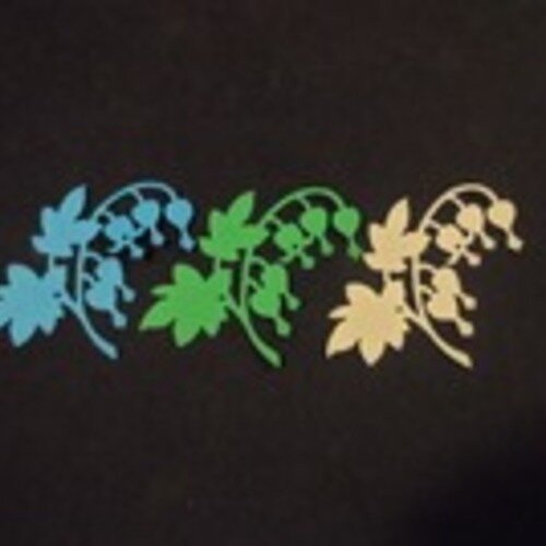 N°66 fleur  grappe clochette  en papier  bleu ou vert ou crème  au choix 
