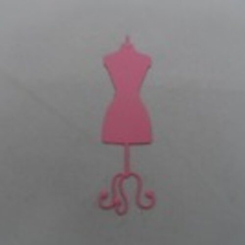 N°78 d'un mannequin de couture  en papier rose  découpage 
