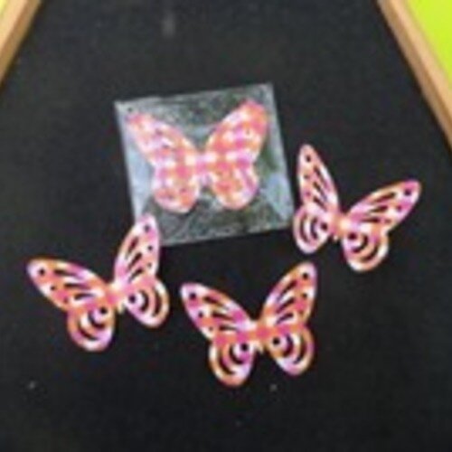 N°81 lot de dix papillons en papier  glacé vichy rose et orange  fond blanc    embellissement