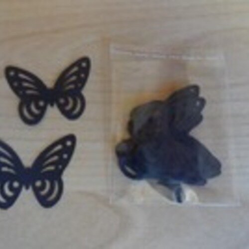 N°81 lot de dix papillons en papier  noir  embellissement