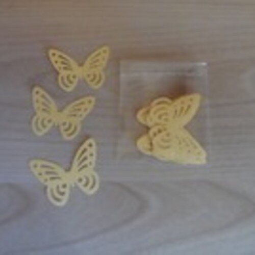 N°81 lot de 10 papillons en papier ivoire     embellissement