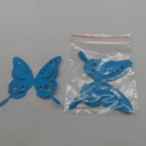 N°82 lot de cinq papillons mireille  en papier bleu turquoise   embellissement