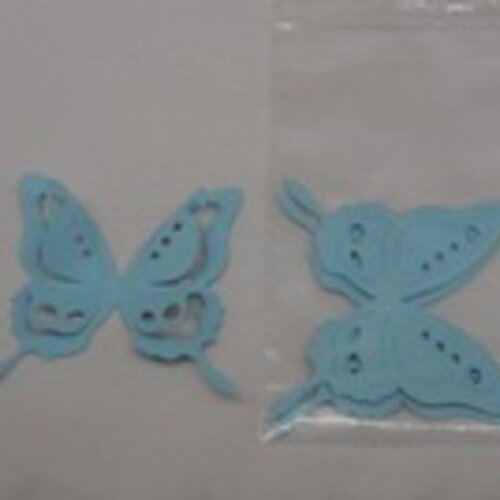 N°83 lot de cinq papillons mireille  en papier bleu   embellissement