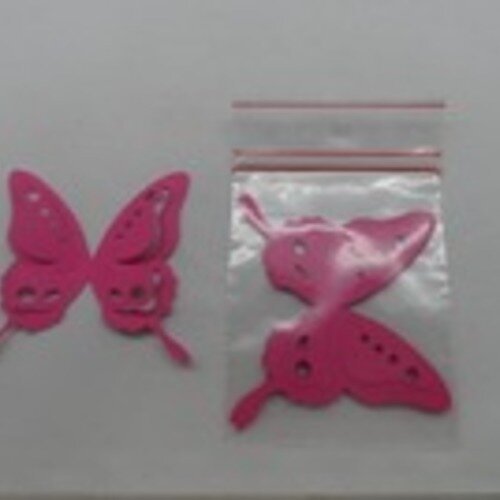 N°83 lot de cinq papillons mireille  en papier  fuchsia   embellissement