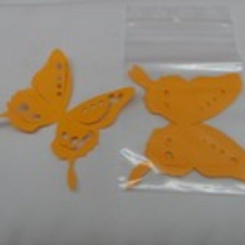 N°84 lot de cinq papillons mireille  en papier orange   embellissement