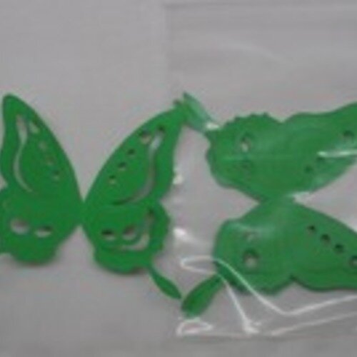 N°84 lot de cinq papillons mireille  en papier  vert   embellissement