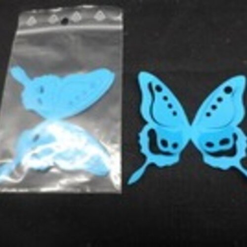 N°84 lot de cinq papillons mireille  en papier  bleu turquoise  embellissement