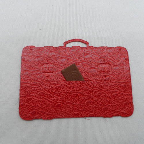 N°340 d'une valise  en papier rouge  style peau animal  et son passeport  en papier marron   découpage 