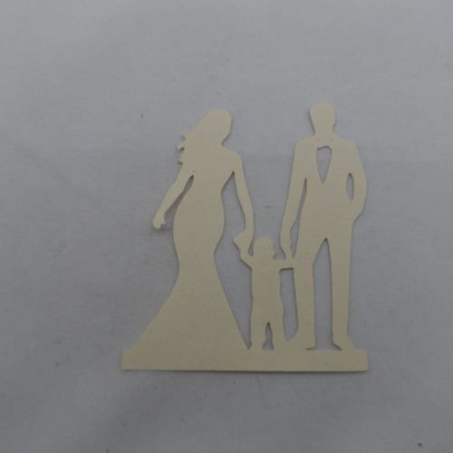 N°855  d'un couple avec un enfant   en papier ivoire découpage  fin