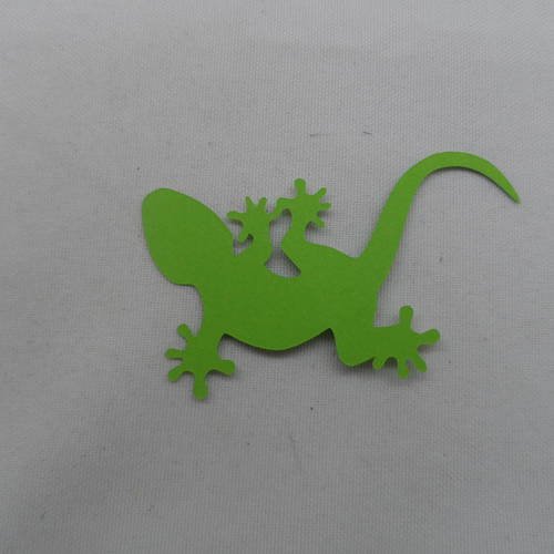 N°854 jolie salamandre en papier vert     découpage 