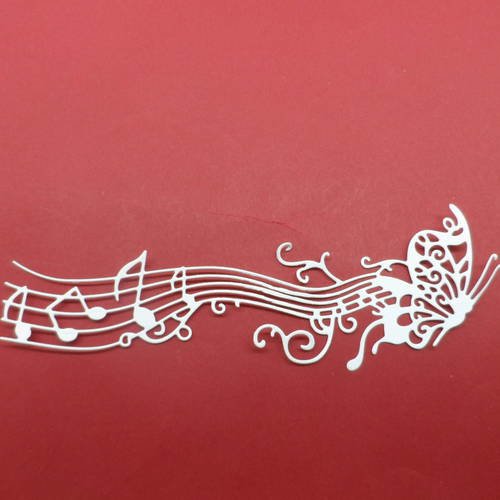 N°853 papillon avec une portée notes de musique  en papier blanc     découpage