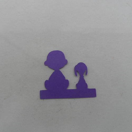 N°116 enfant et son chien assis  en papier violet    découpage