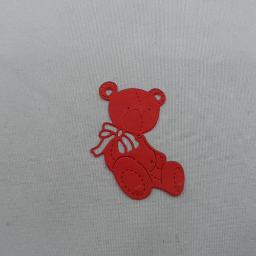 N°665 adorable petit ourson   en papier rouge  découpage fin et gaufrage